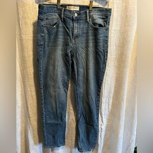 Gap jeans. 31 short, super straight. Great shape.